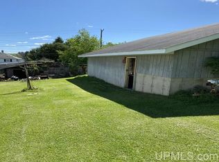 208 W 1st St, Caspian, MI 49915