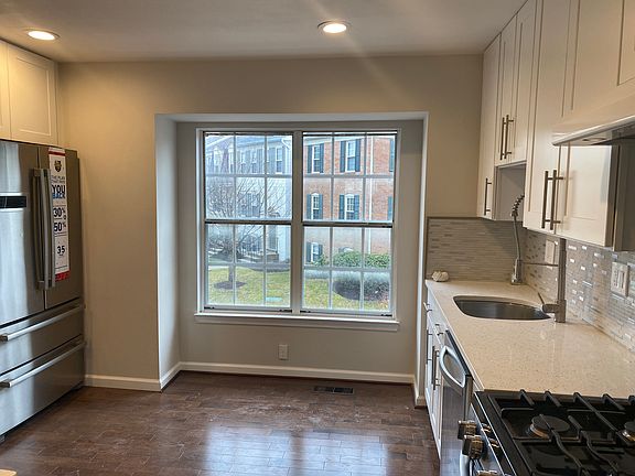 4th image of 629 Ivy League Ln Unit 23-142