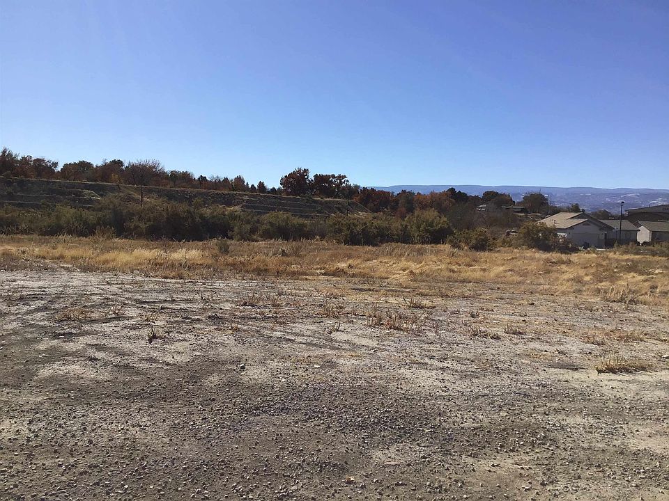 2nd image of 2735 G Rd