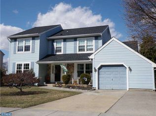 4 Linden Dr, Blackwood, NJ 08012