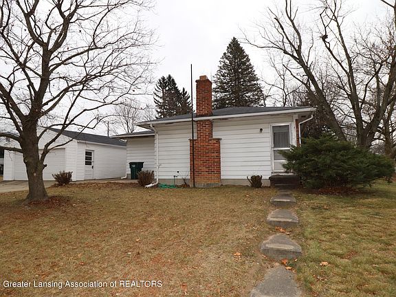 3rd image of 3813 Bayview Dr
