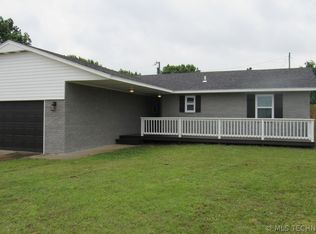 147 Meadowview Dr, Mannford, OK 74044