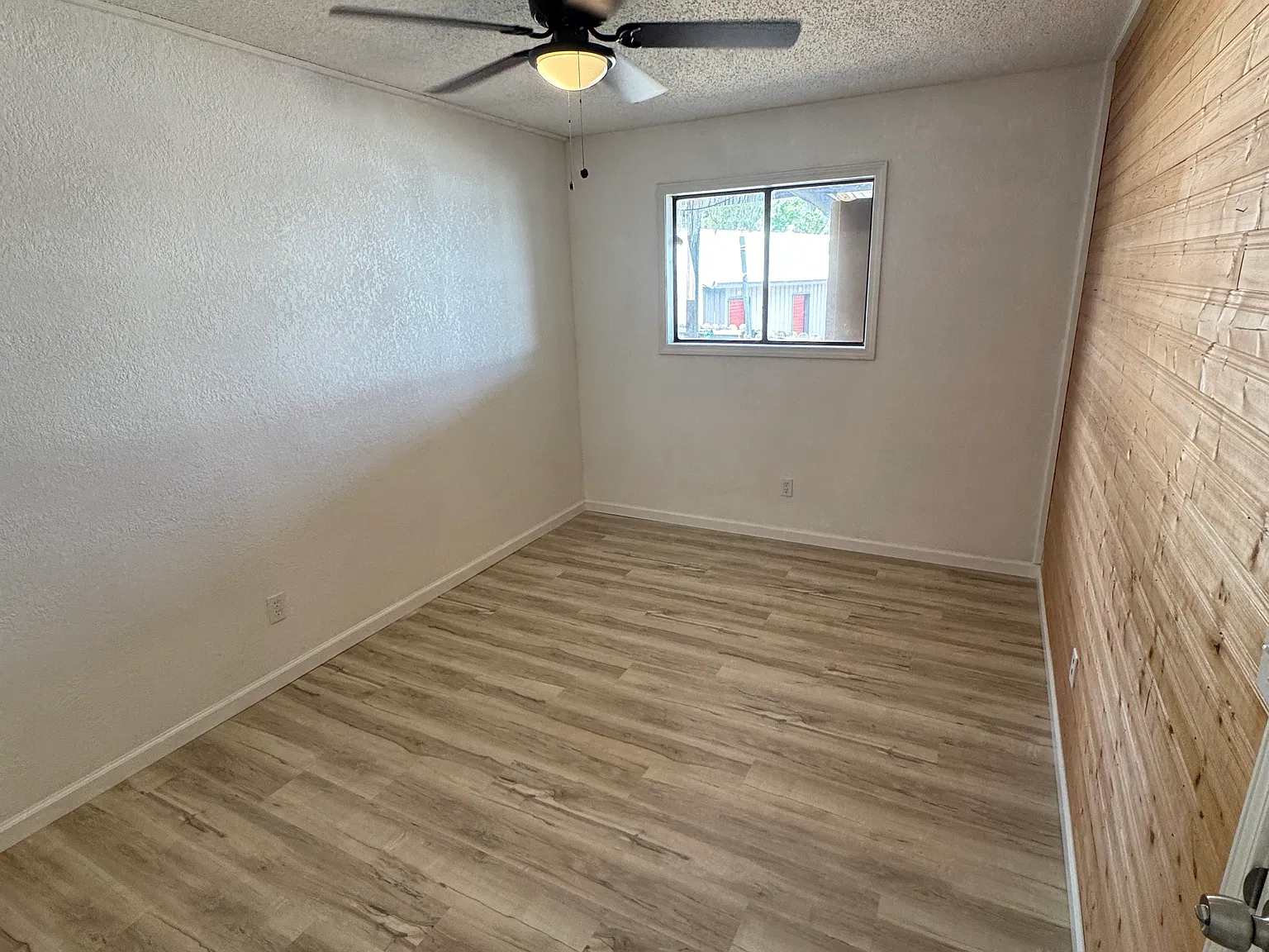 2 bed, 1000 sqft, $995 — Photo 3