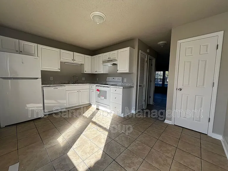 3 Commercial Row #C — Photo 5