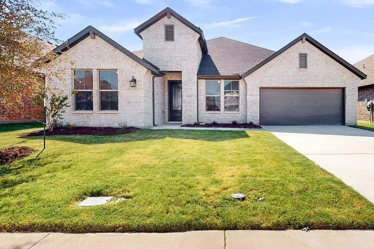 3 bed, 2252 sqft, $2,599 — Photo 1