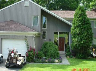 18 Silvermine Woods, Wilton, CT 06897