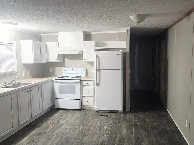 Van Buren Estates — Photo 16