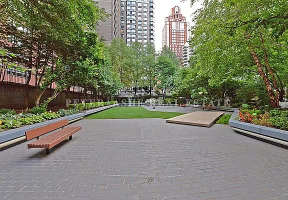 5th image of 220 E 65th St APT 20B