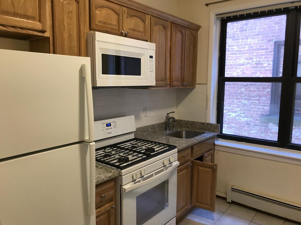 1st image of 333 2nd Ave APT 35