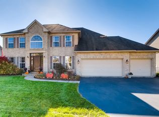 1073 Vineyard Ln, Aurora, IL 60502