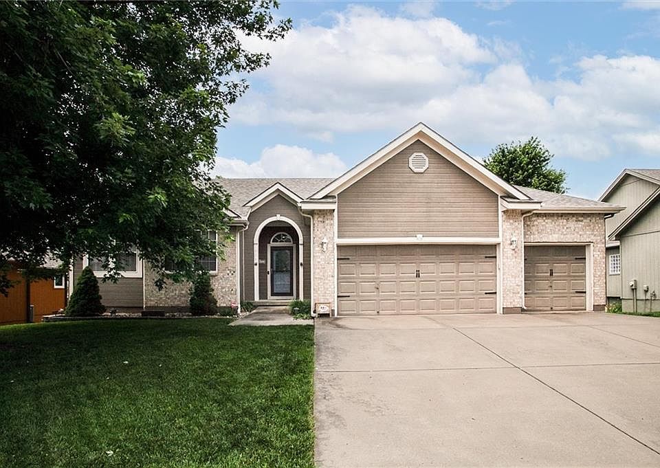 1st image of 406 Briar Ln