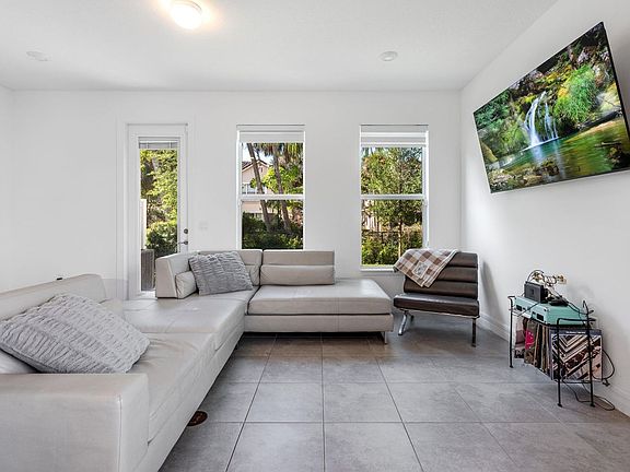 5th image of 6082 Carre Way #3710