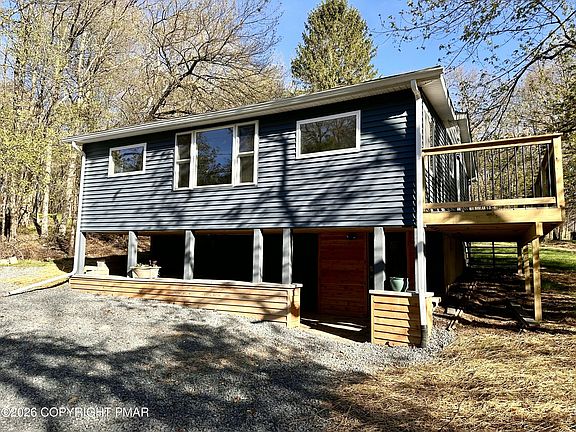 2nd image of 282 Mountain Rd