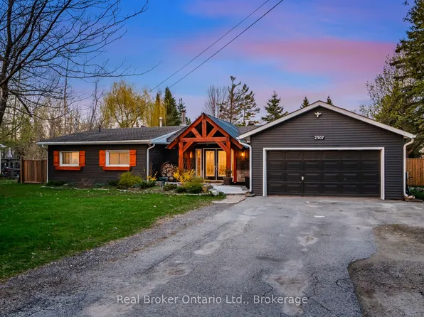 2307 Somers Blvd, Innisfil, ON L9S 2E8