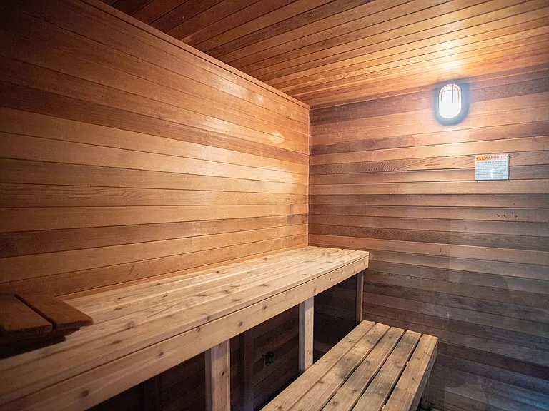 Carriage House — Photo 6