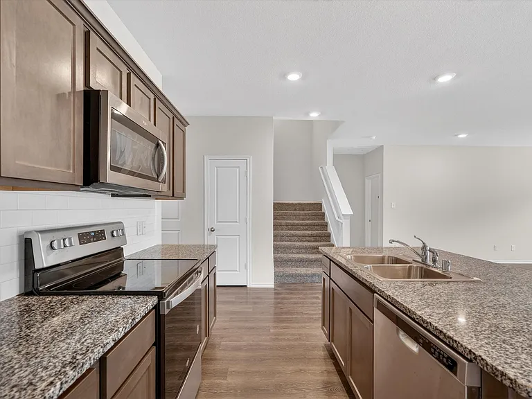 2109 Muscovy St — Photo 13