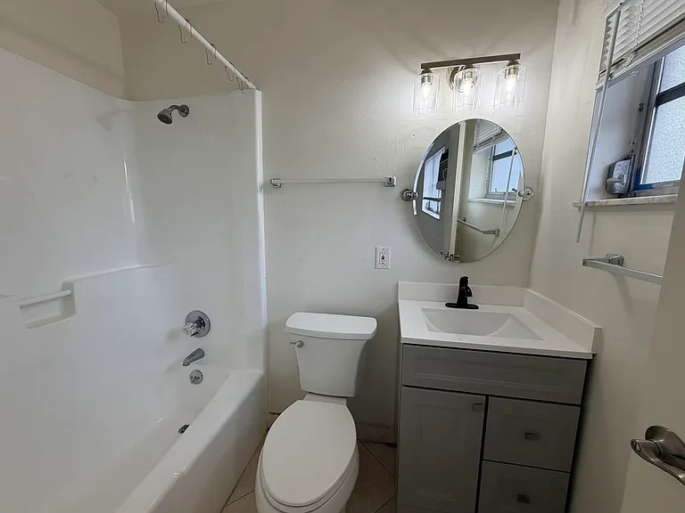 5174 NE 6th Ave #526 — Photo 9