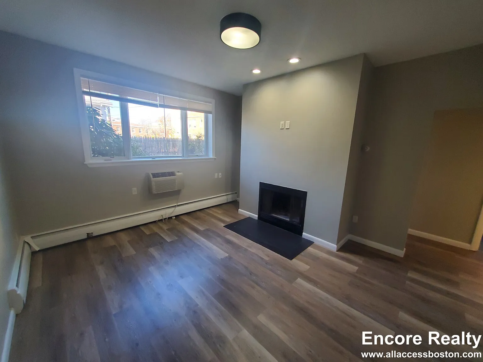 2 bed, 810 sqft, $2,900 — Photo 2
