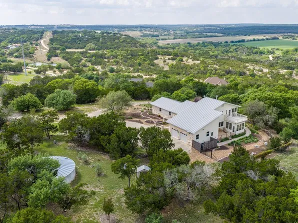 627 Eichen Strasse, Fredericksburg, TX 78624