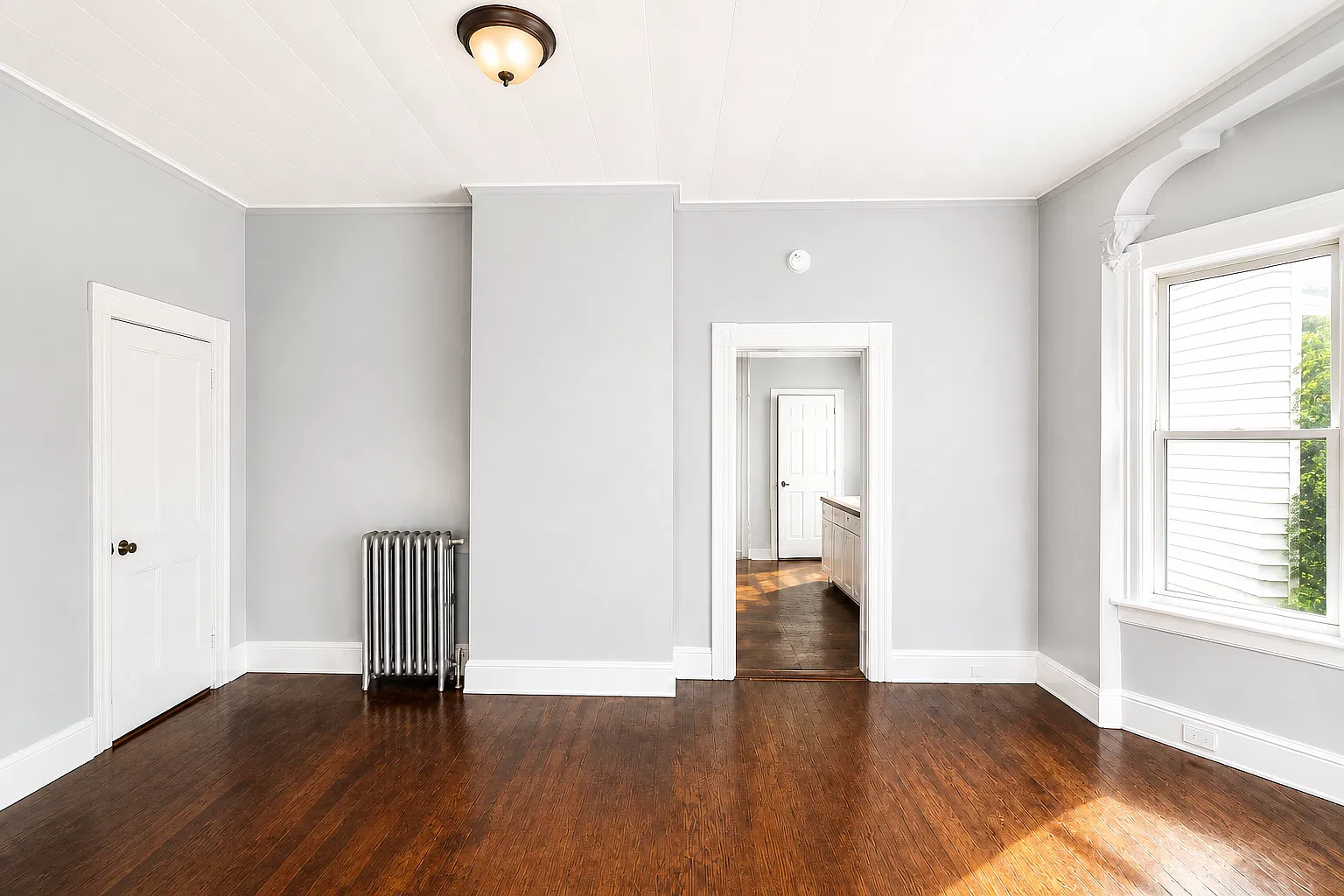 5 bed, $4,000 — Photo 2