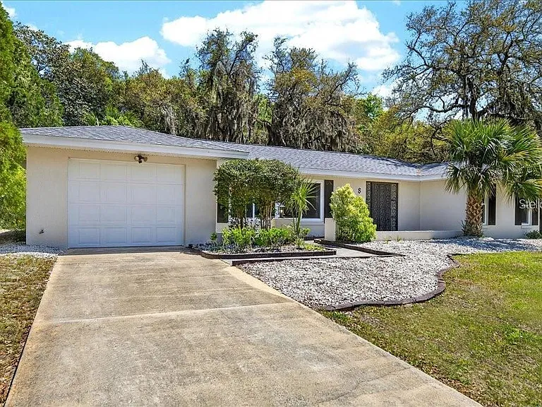 8 Blare Dr — Photo 4