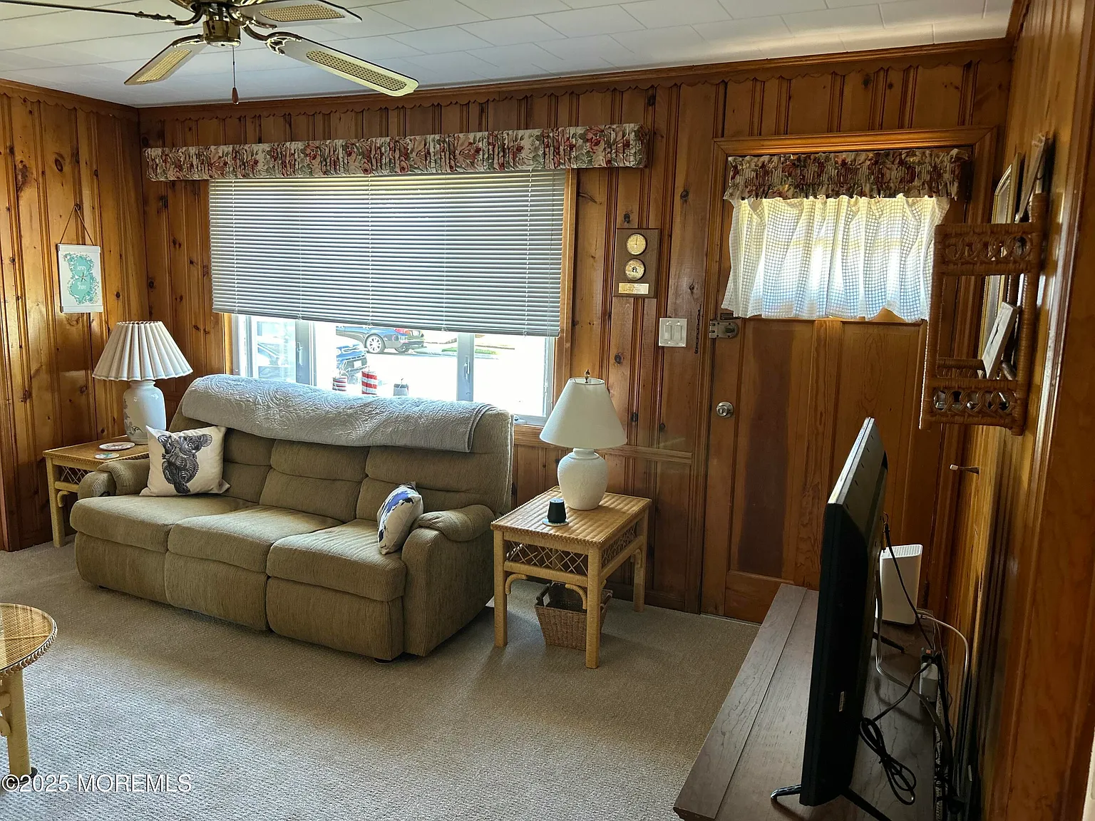 3 bed, 918 sqft, $2,200 — Photo 3