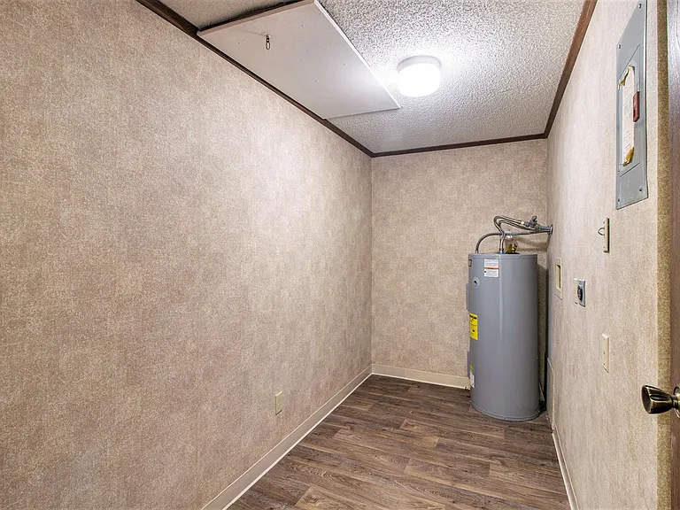 Arrowhead Apartments — Photo 9