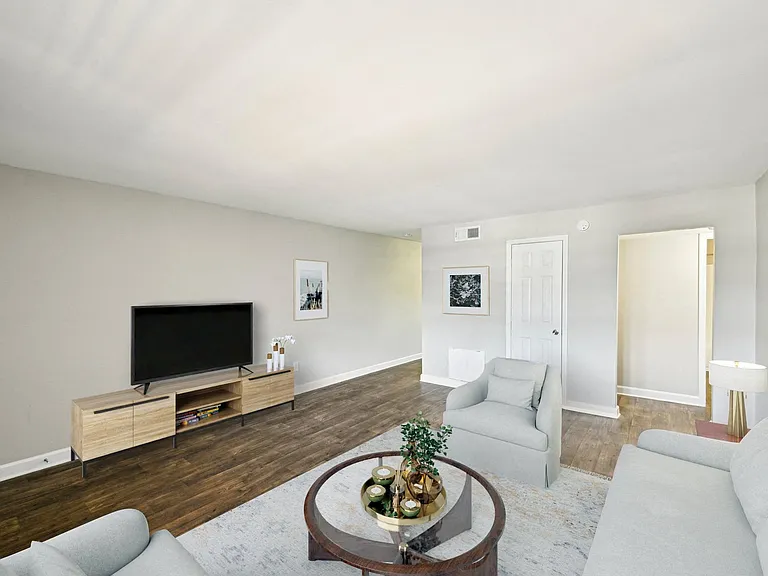Amber Grove Apartments — Photo 6