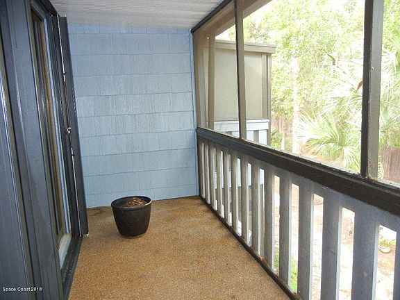 SCREENED BALCONY