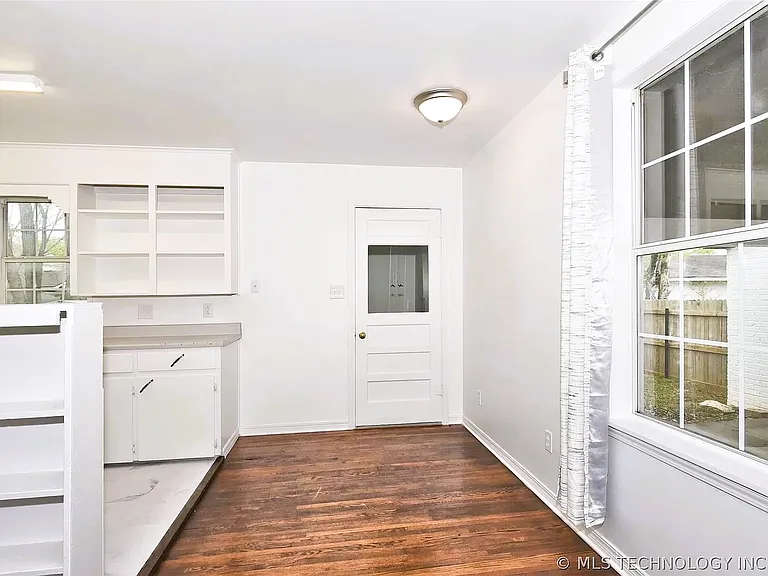 115.5 W 7th St — Photo 5