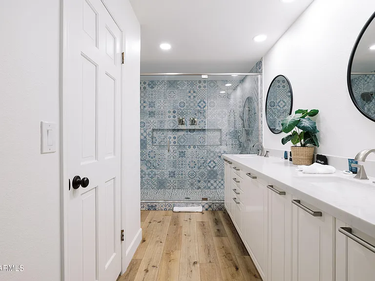 5226 E Kathleen Rd — Photo 8