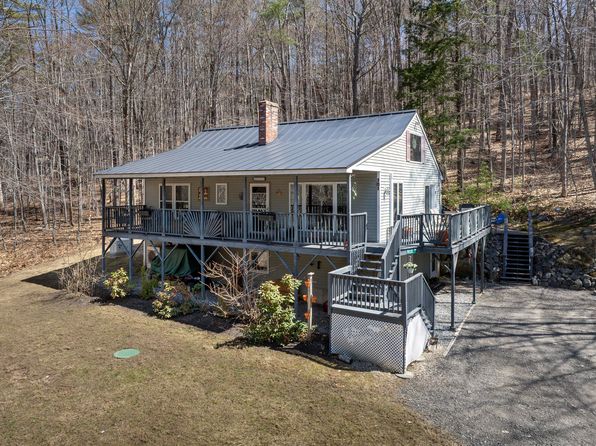 131 Harbor Road, Naples, ME 04055