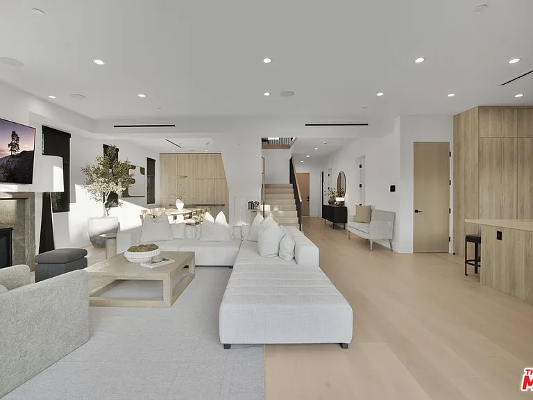 4433 Kraft Ave — Photo 12