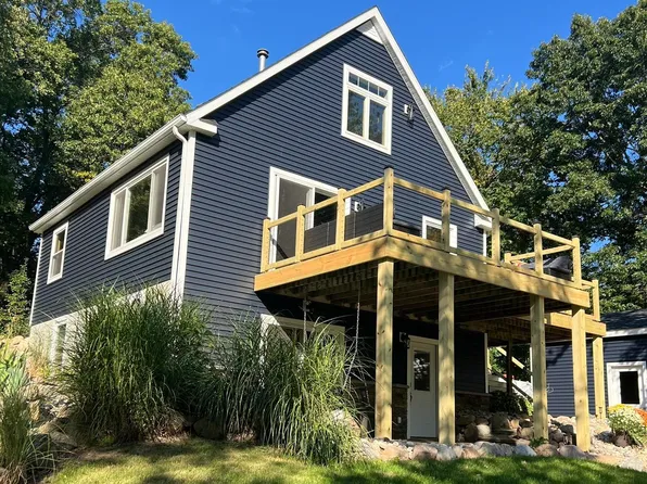 10406 Pollard Rd, Haslett, MI 48840