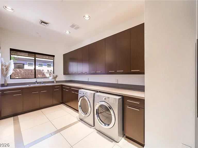 1501 Foothills Village Dr — Photo 31