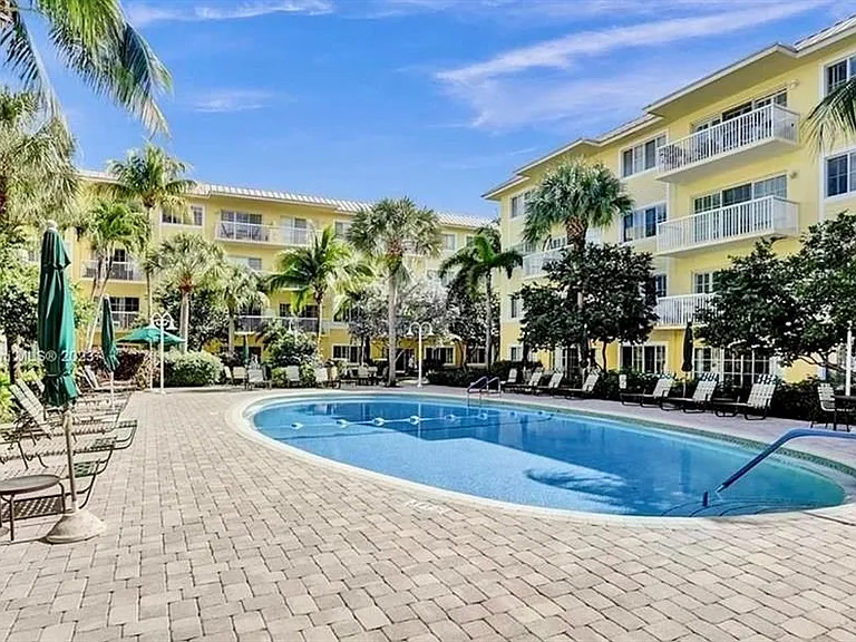 1515 E Broward Blvd #310 — Photo 2
