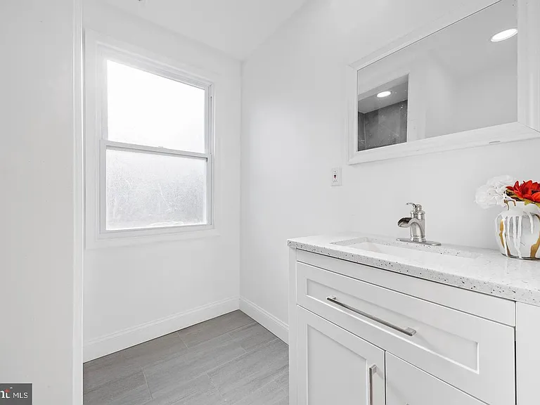 541 E Church Rd — Photo 24