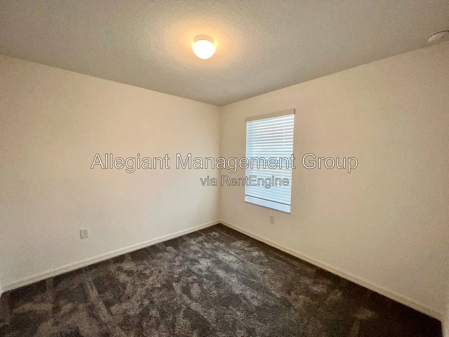3 bed, 2.5 bath, 1463 sqft, $2,049 — Photo 4