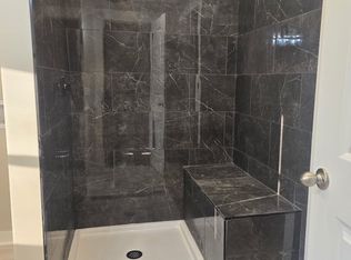 946 Clearview Rd, Cottontown, TN 37048