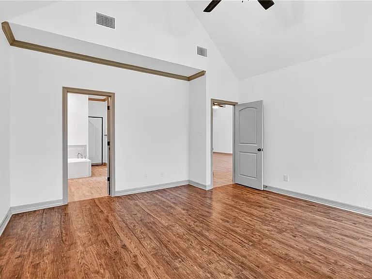 4008 High Creek Ct — Photo 11