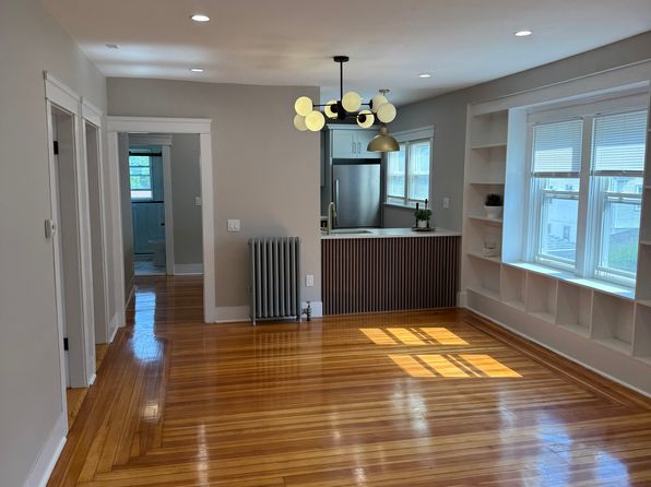 64 Rochambeau Ave FLOOR 1