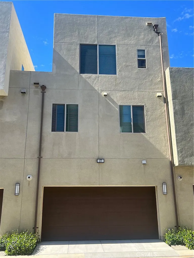 3 bed, 3.5 bath, 1790 sqft, $4,480 — Photo 2