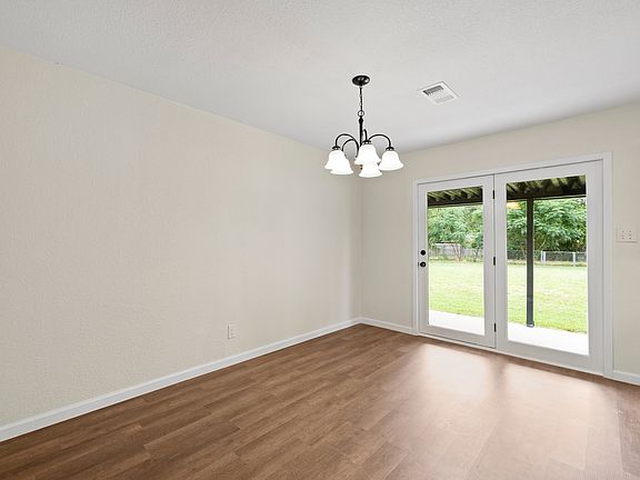 3rd image of 1521 Northwood Dr