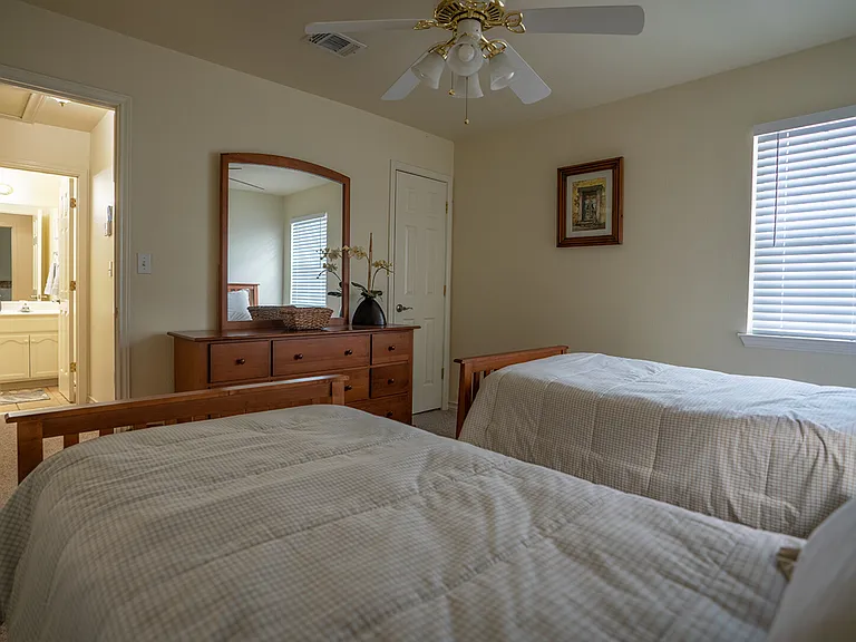 Chapel Hill Cir — Photo 15