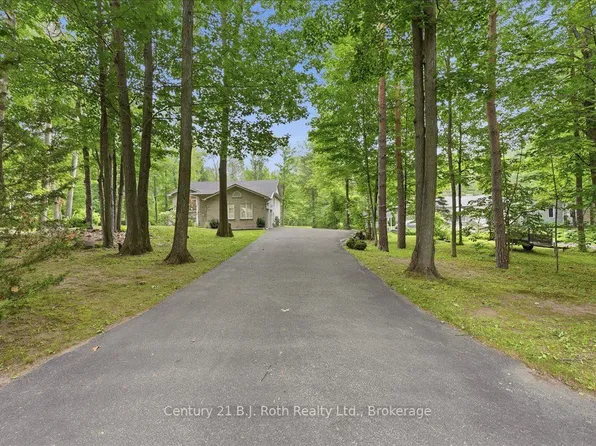 1439 Chapman Rd, Penetanguishene, ON L9M 2B2