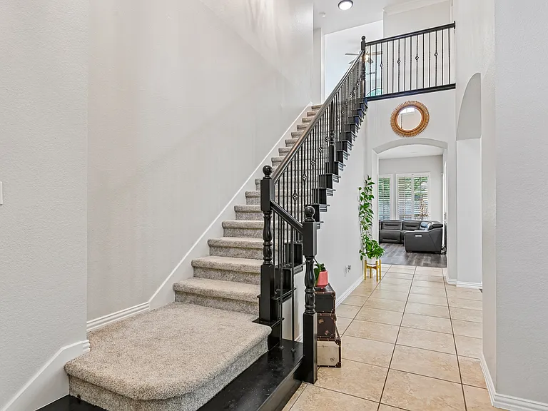 837 Moss Cliff Cir — Photo 11