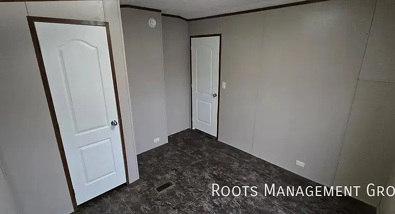 25 Riviera Courts Dr #25 — Photo 5