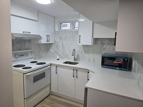 5th image of 10403 137th Ave NW #10403