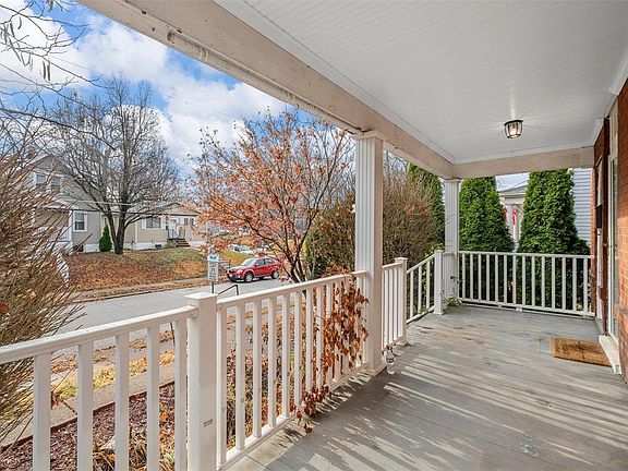 2nd image of 3449 Manhattan Ave