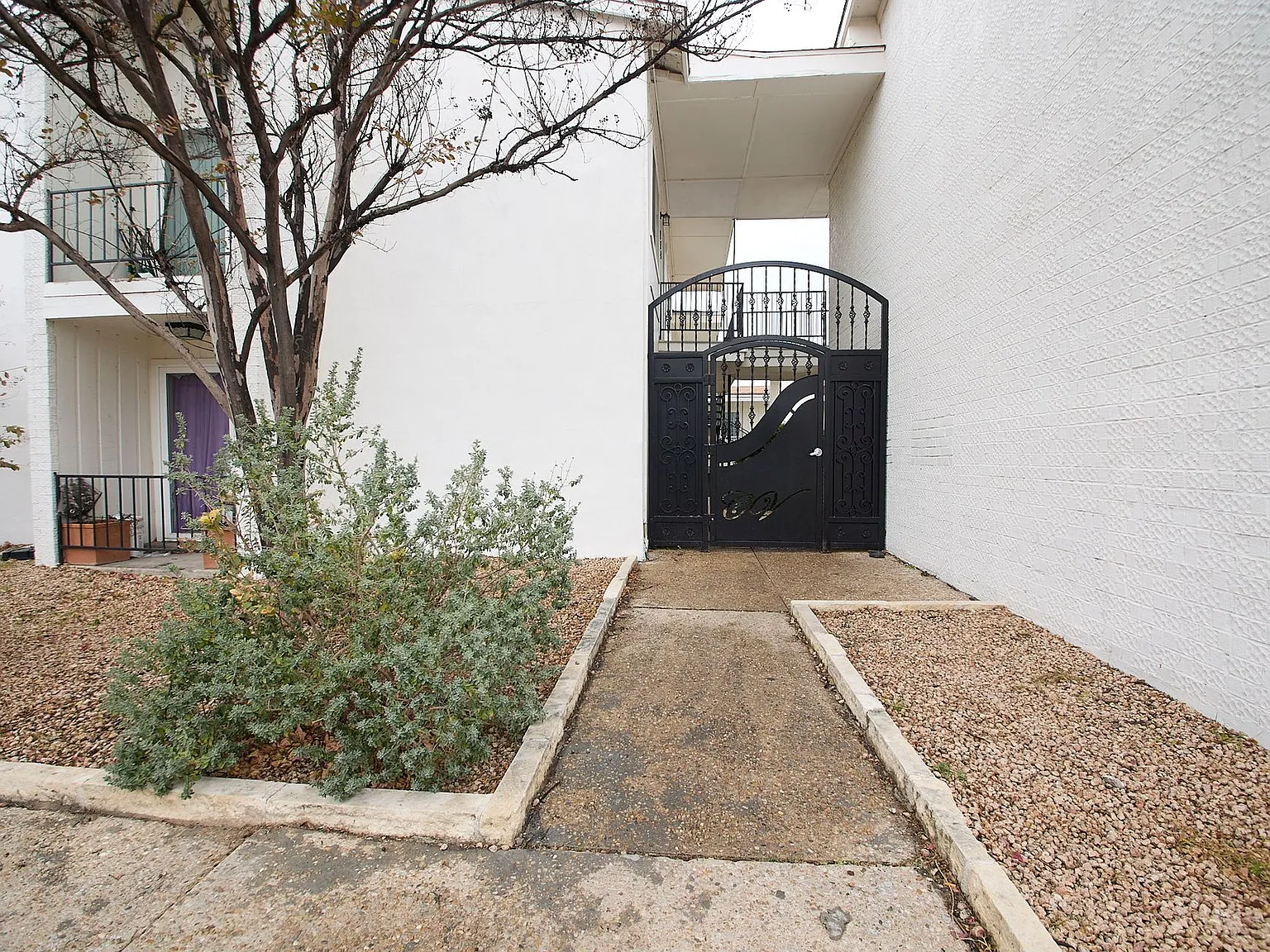 Cameron Villas — Photo 2